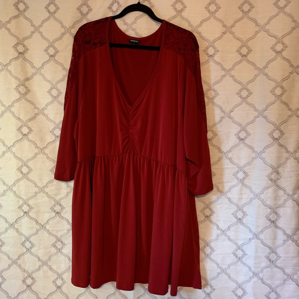 Red Lace Sleeve TORRID size 6!
